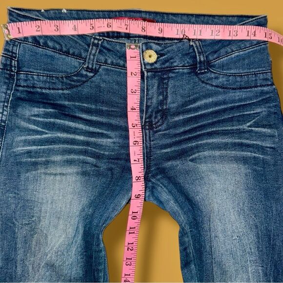 Almost Famous Premium Jeans Skinny Distressed Streetwear Baddie Junior’s Size 7 - Picture 5 of 16